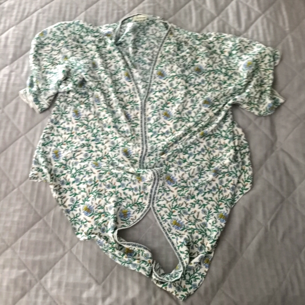 ☺special 5 For $25 Max Studio Green and White Floral Blouse